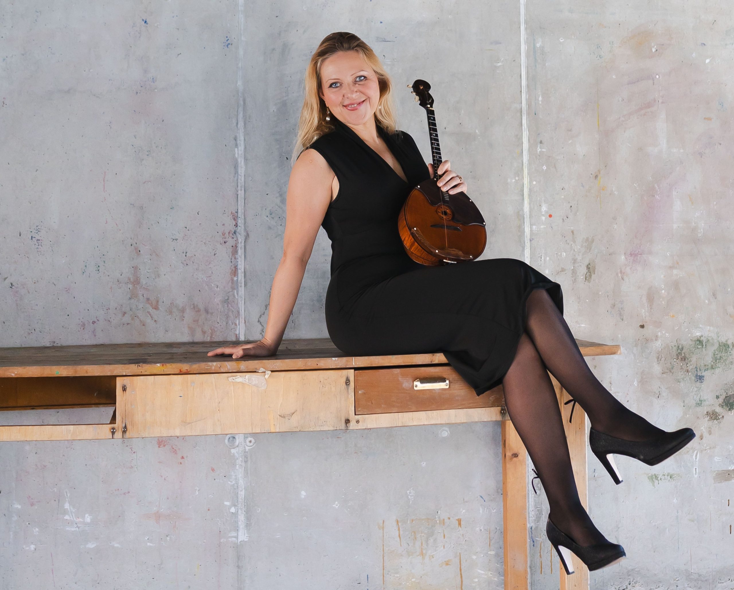 Yulia Merten mit Domra - Foto von Anne Kaiser